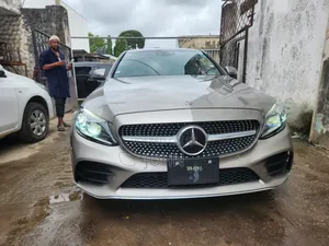 Mercedes-Benz C200 2020 Beige