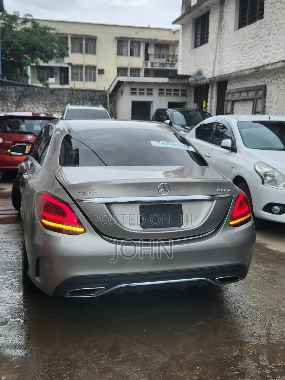 Mercedes-Benz C200 2020 Beige