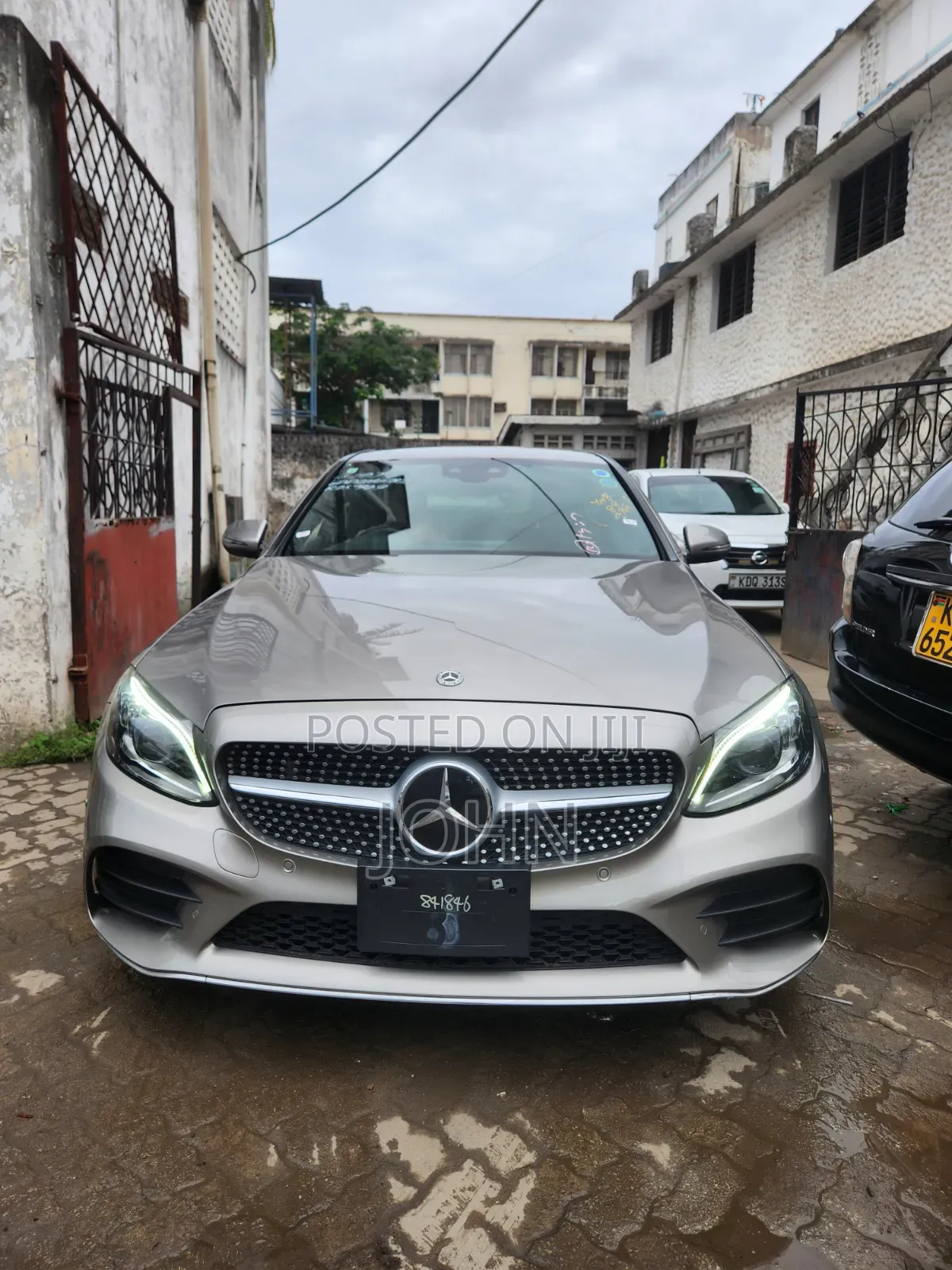 Mercedes-Benz C200 2020 Beige