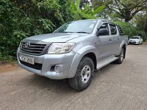 Toyota Hilux 2015 Gray