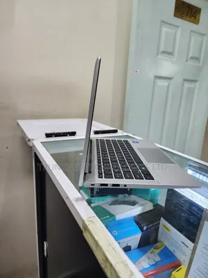 Laptop HP EliteBook 830 G8 8GB Intel Core i5 SSD 256GB