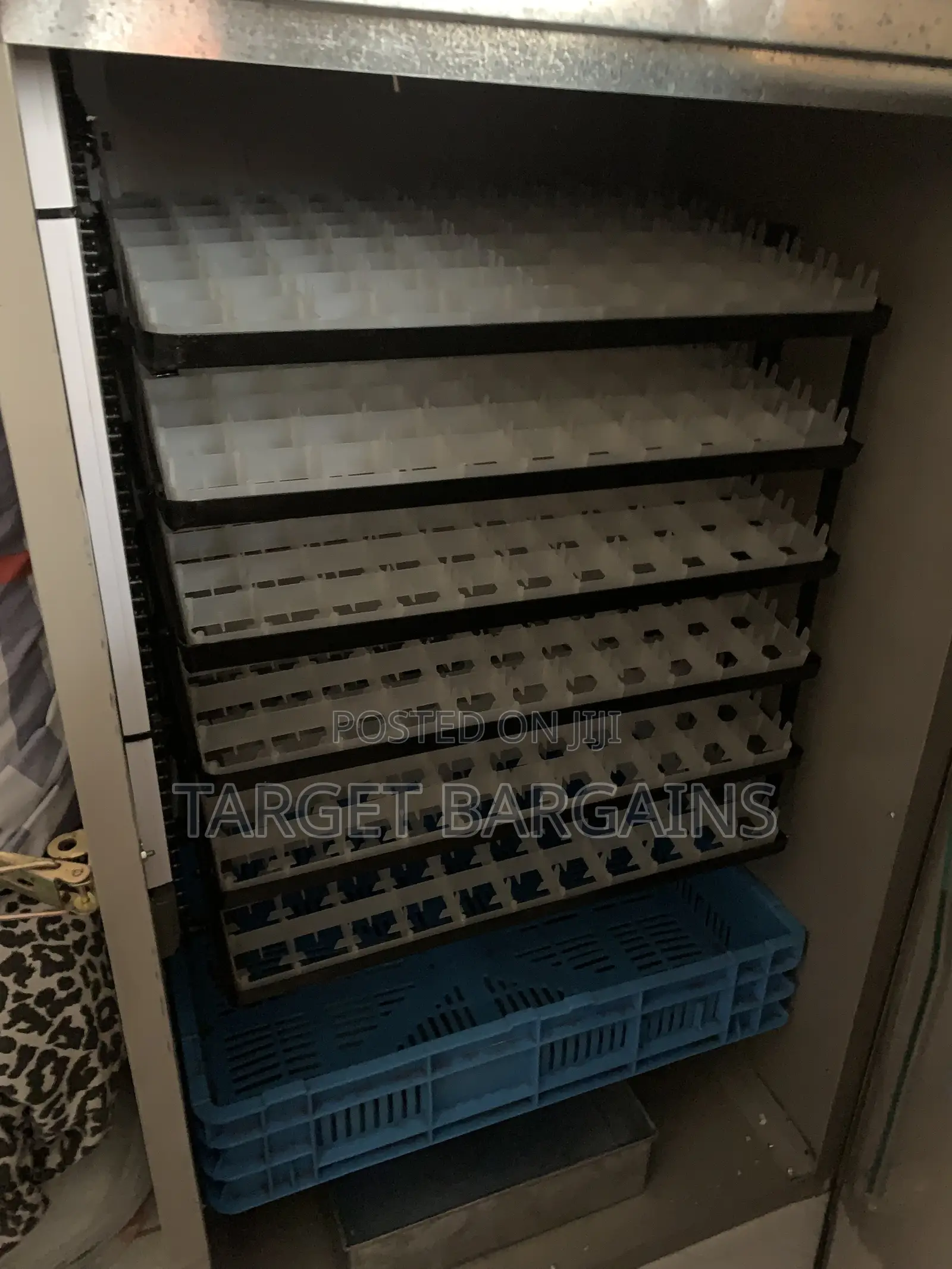 528 Eggs Incubator