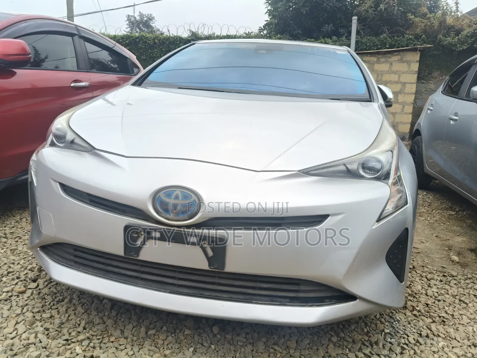 Toyota Prius 4dr Hatchback (1.8L 4cyl gas/electric hybrid CVT) 2016