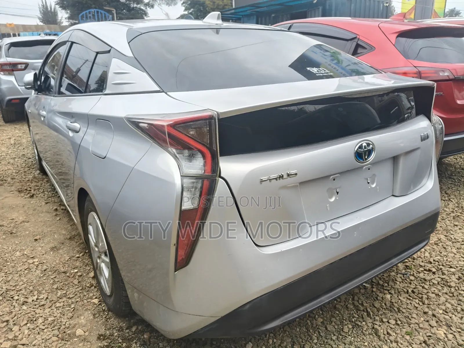 Toyota Prius 4dr Hatchback (1.8L 4cyl gas/electric hybrid CVT) 2016