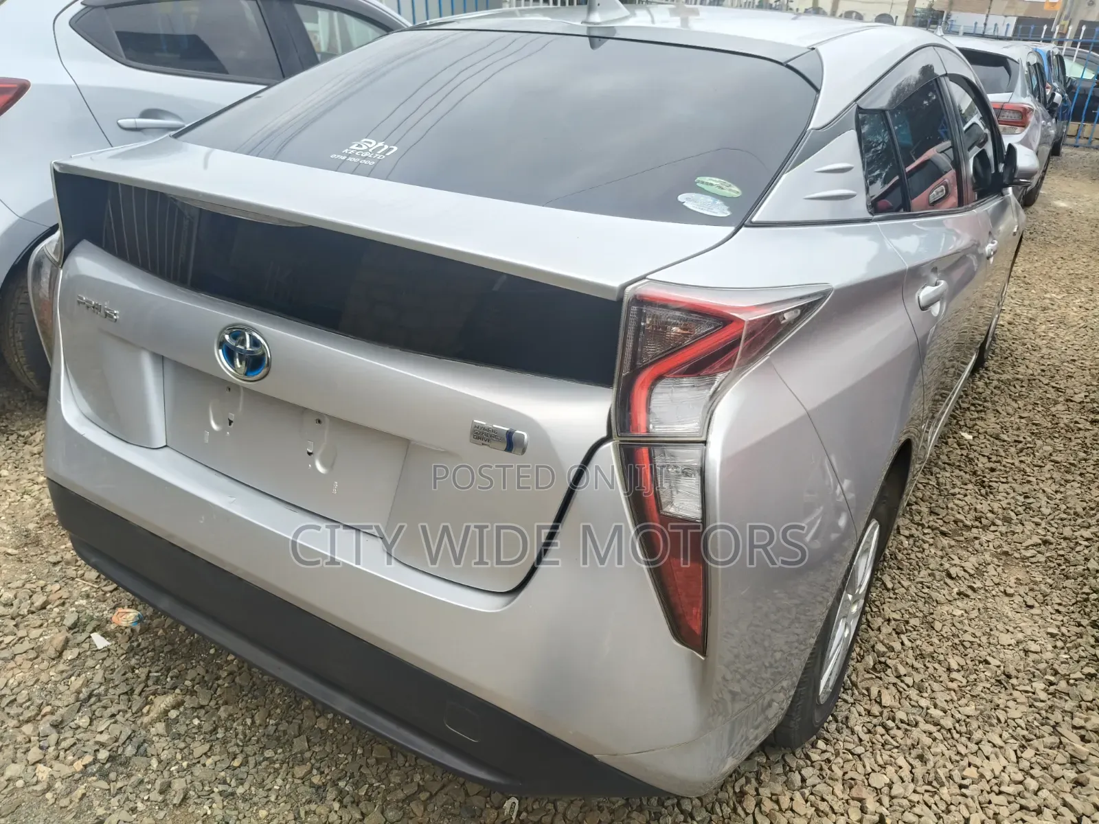 Toyota Prius 4dr Hatchback (1.8L 4cyl gas/electric hybrid CVT) 2016