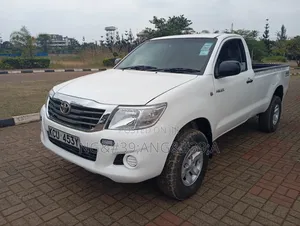 Toyota Hilux 2012 White