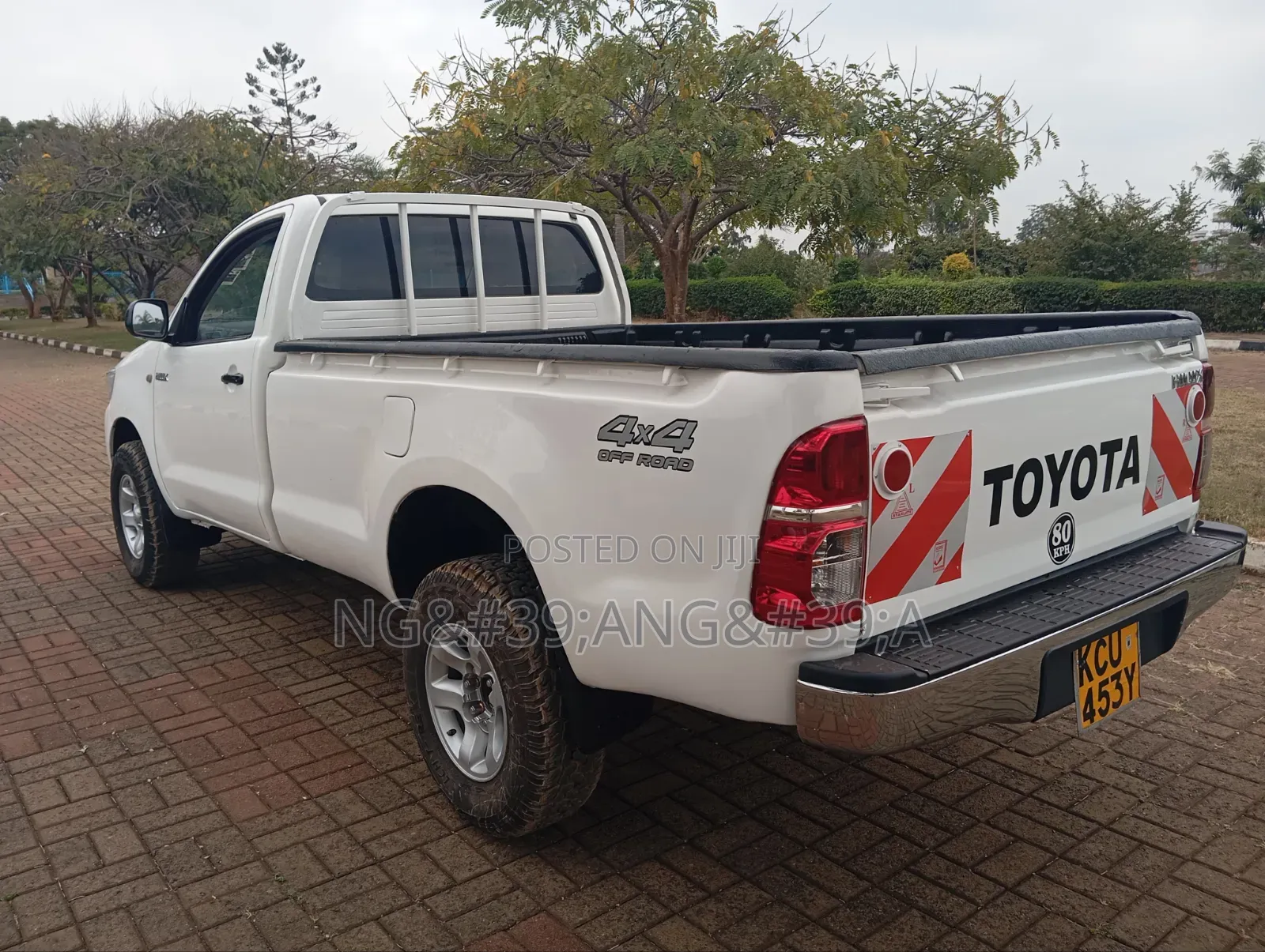 Toyota Hilux 2012 White