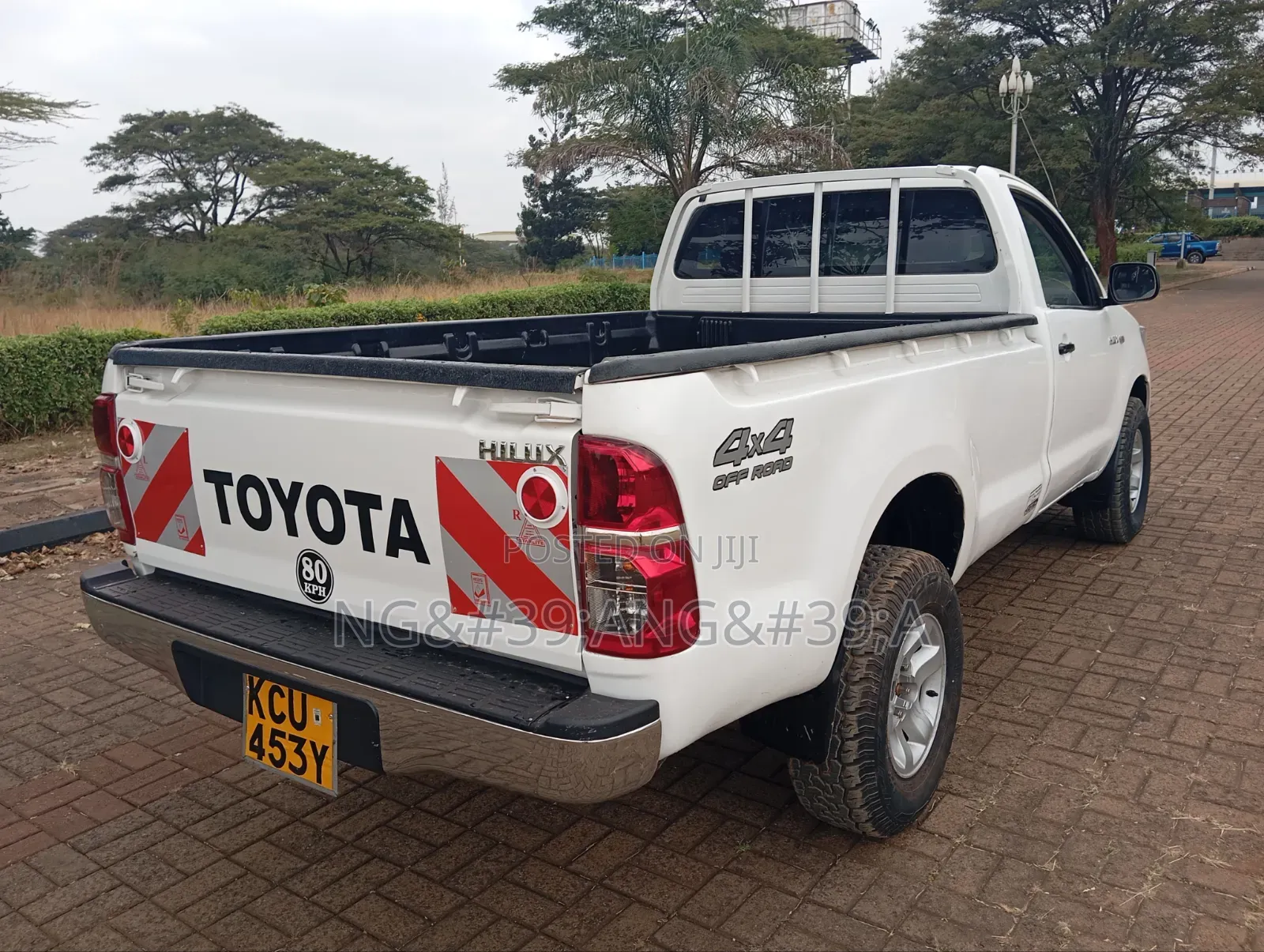 Toyota Hilux 2012 White