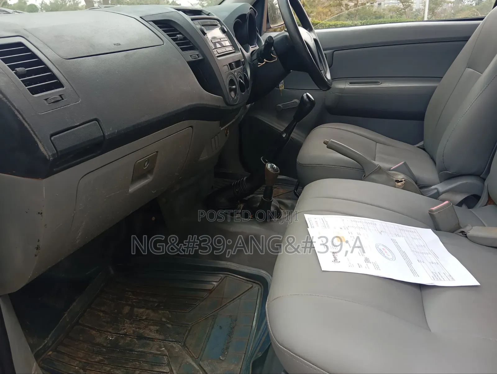 Toyota Hilux 2012 White