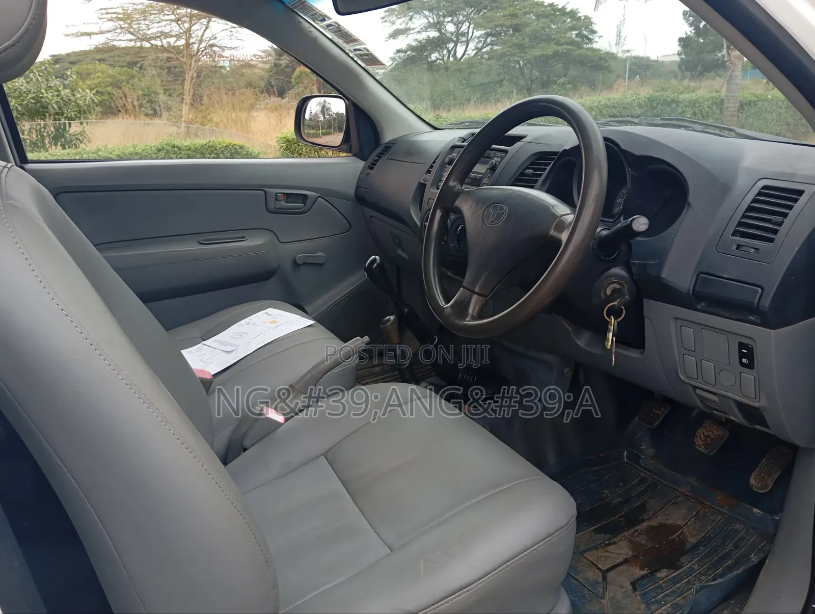 Toyota Hilux 2012 White