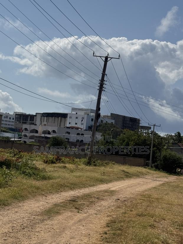 Half an Acre Plot on Sale Serena Shanzu Mombasa - thumbnail 5