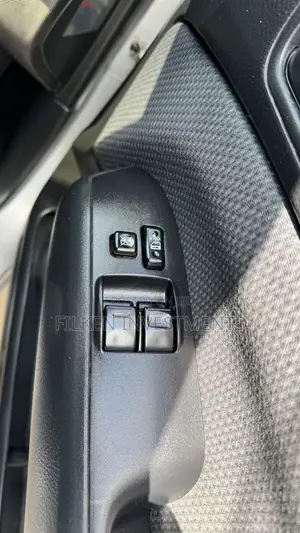 Toyota Succeed SV Premium 2014 Silver