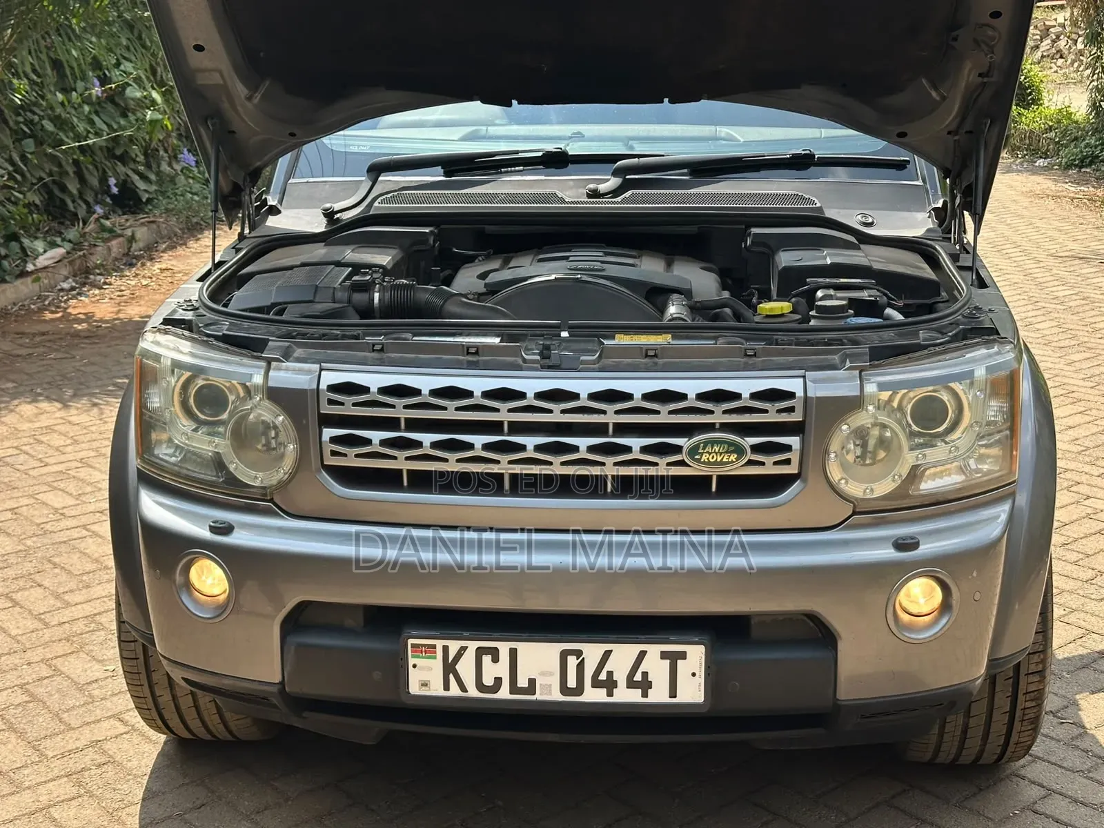 Land Rover Discovery 2010 Gray