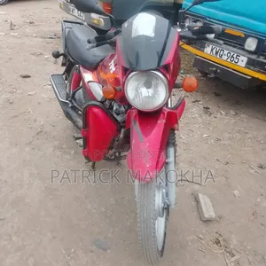 TVS HLX 125 2021 Red