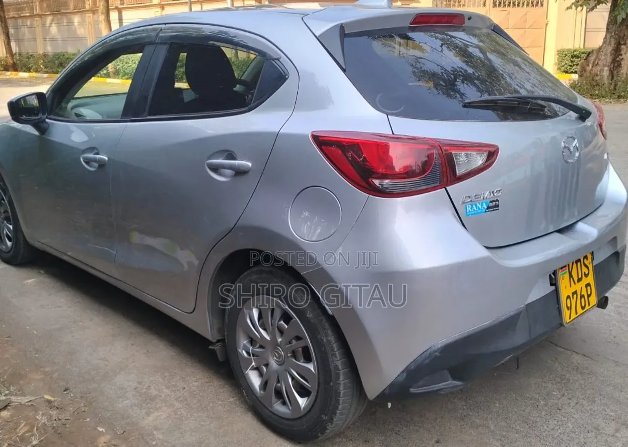 Mazda Demio 2017 Silver