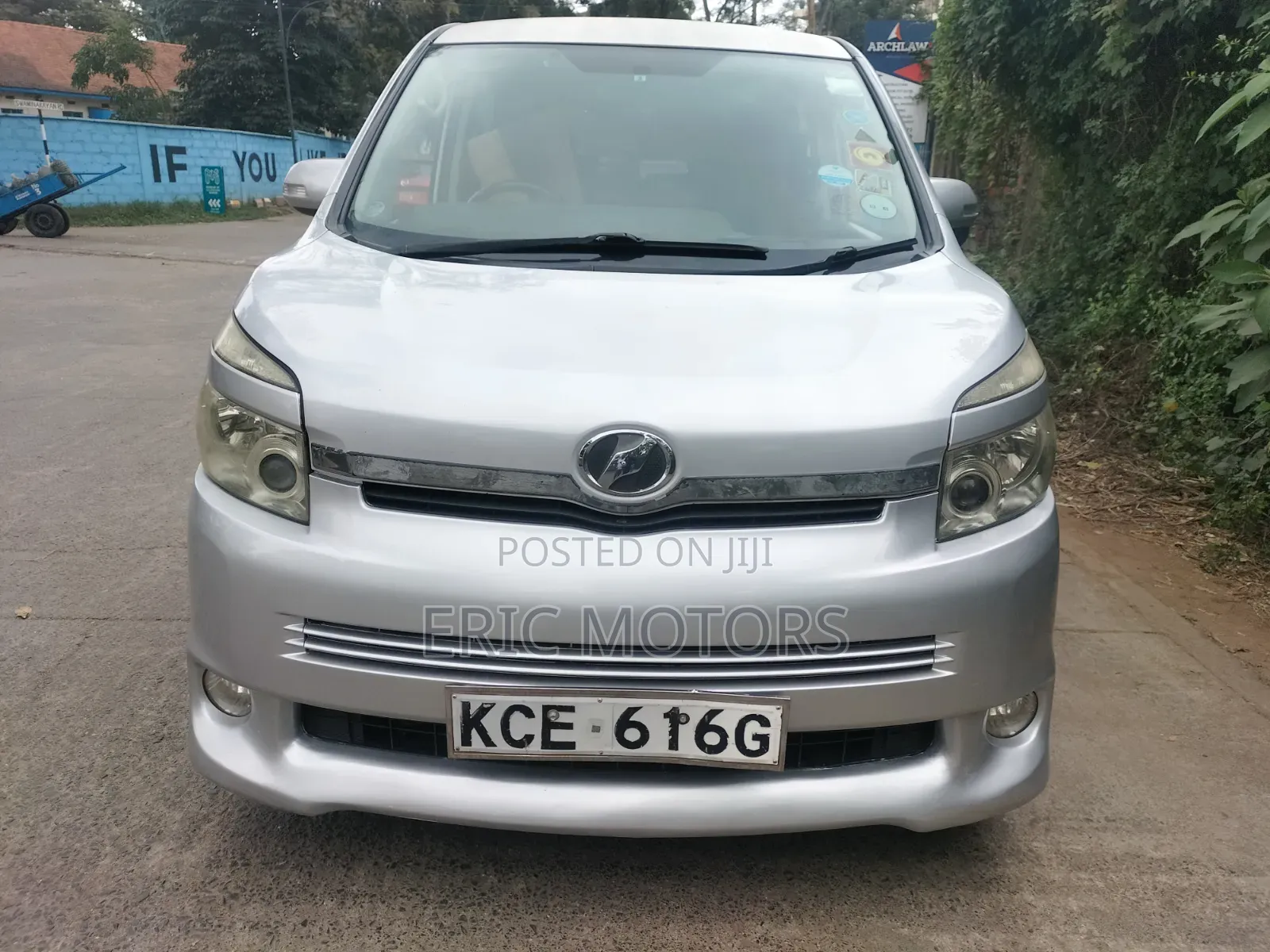 Toyota Voxy 2008 Silver