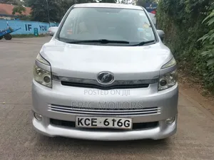 Toyota Voxy 2008 Silver