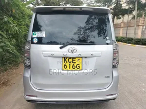 Toyota Voxy 2008 Silver