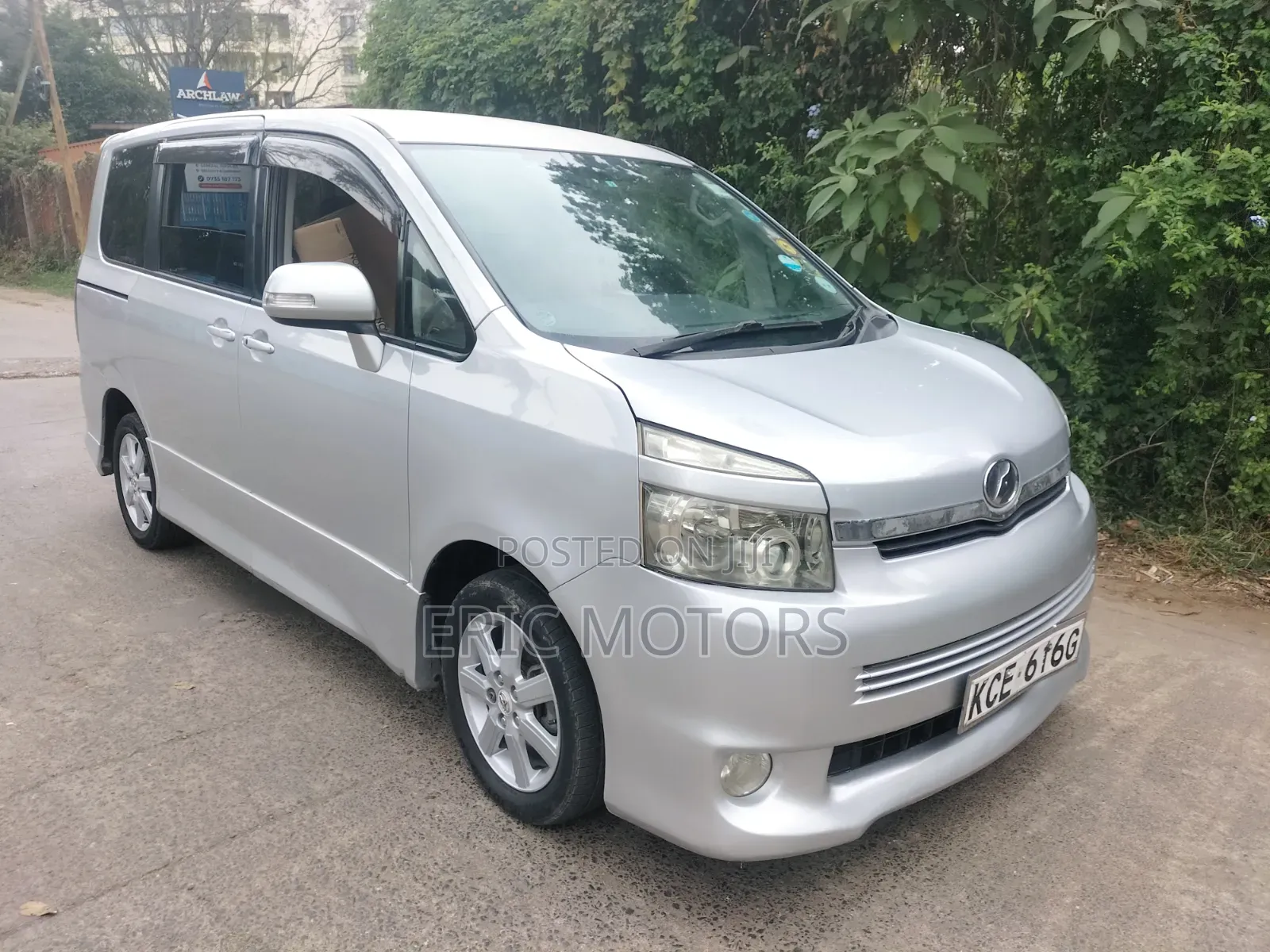 Toyota Voxy 2008 Silver