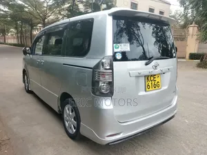 Toyota Voxy 2008 Silver