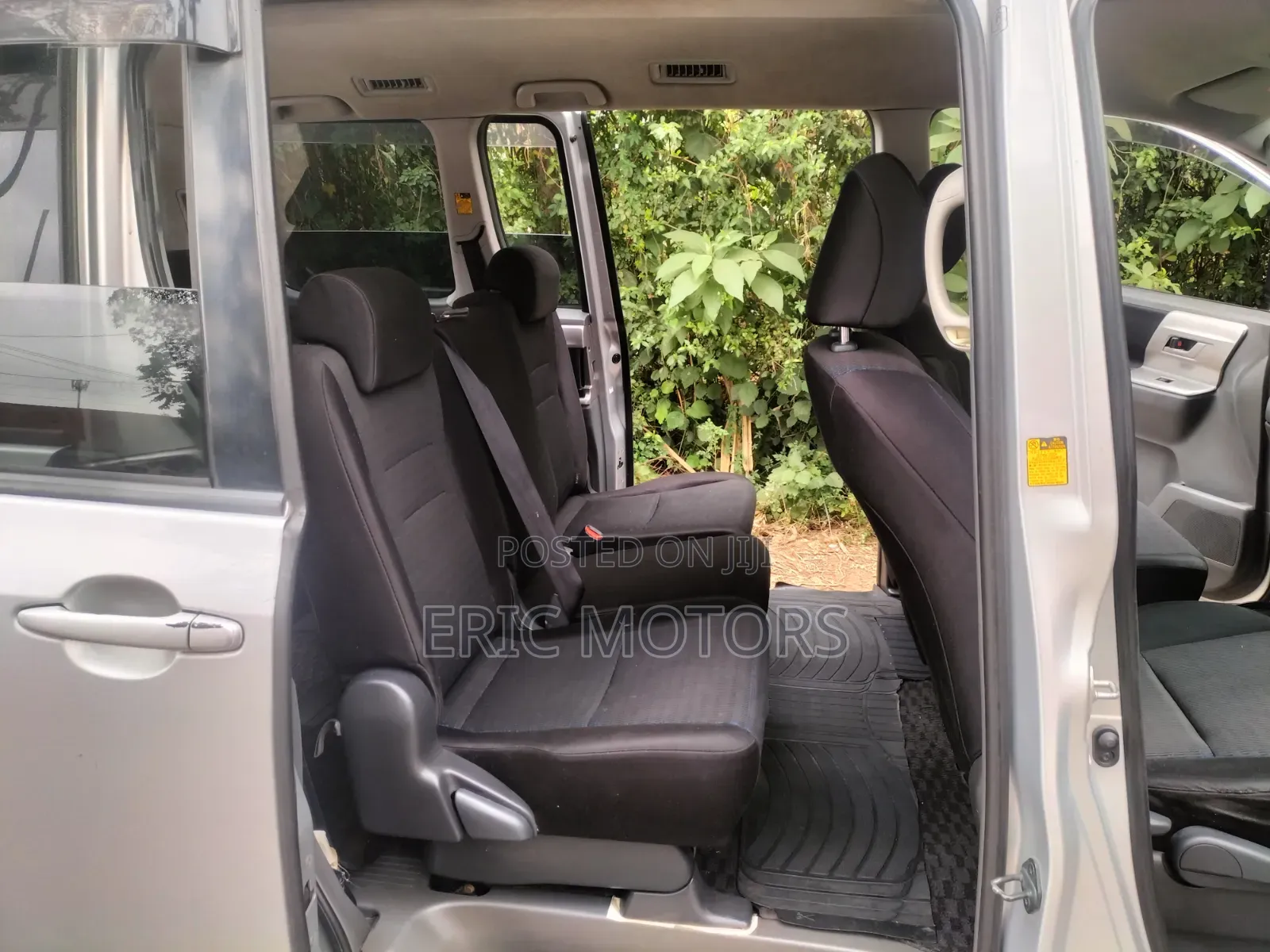 Toyota Voxy 2008 Silver