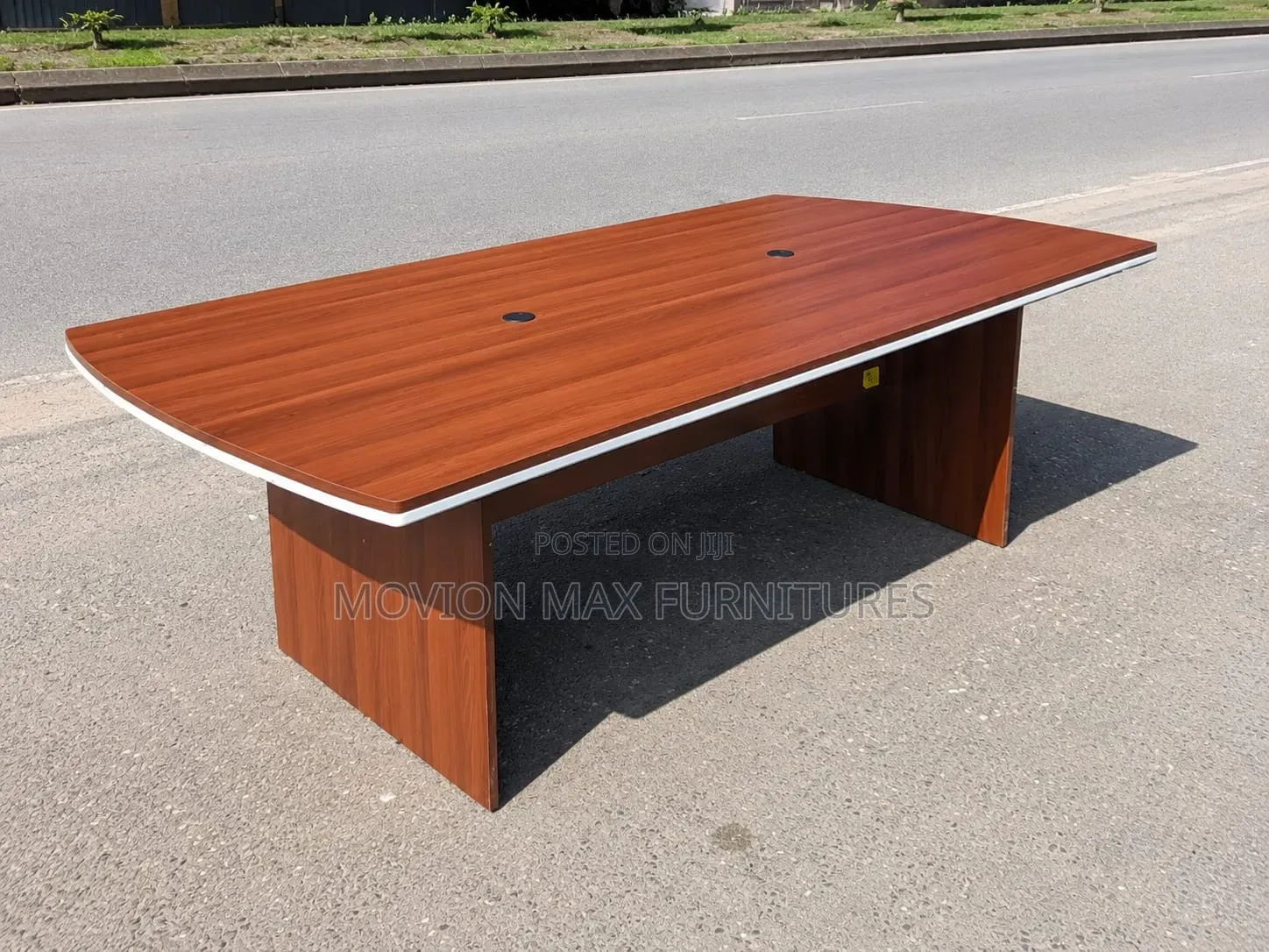 Movion Max Boardroom Table