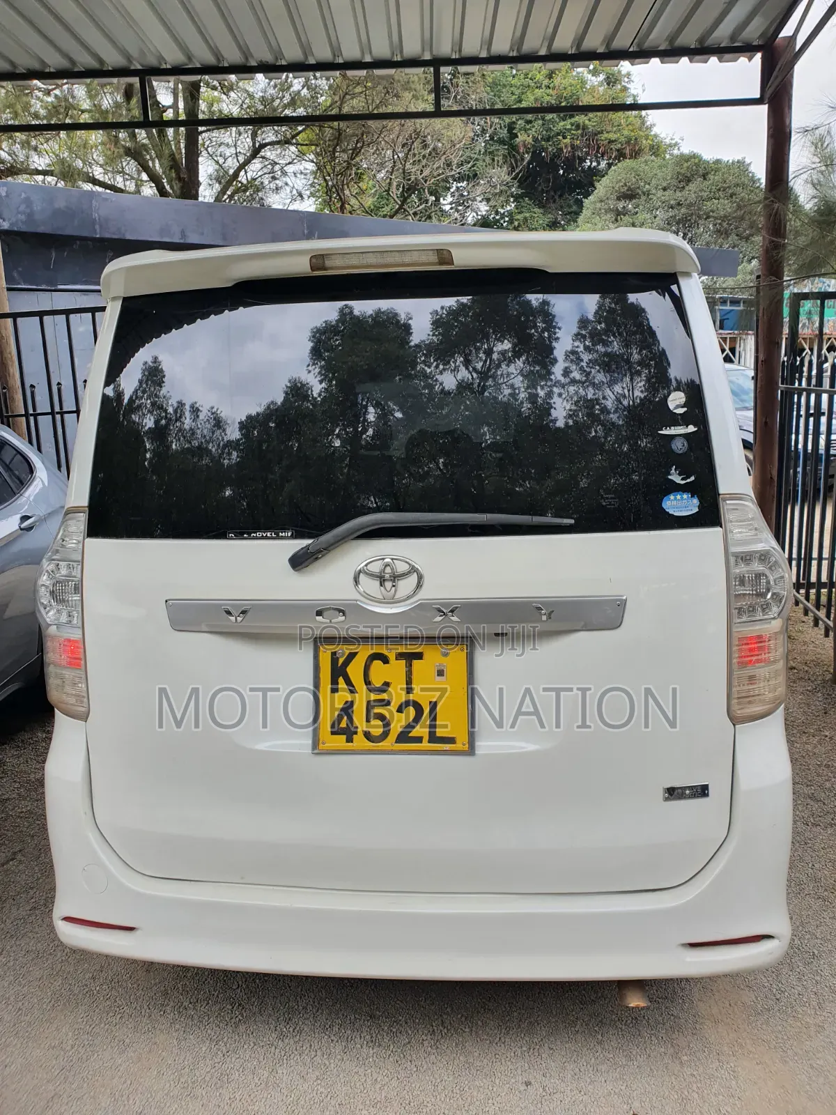 Toyota Voxy 2012 White