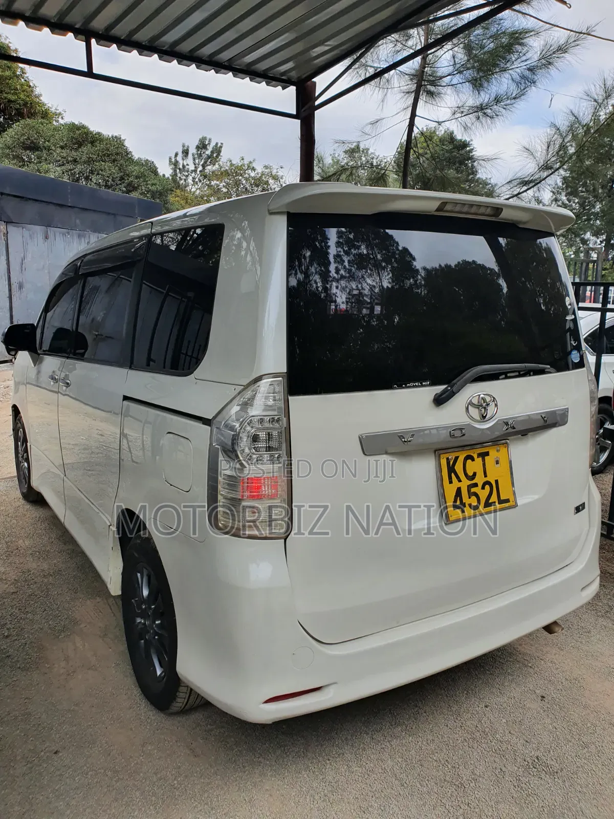 Toyota Voxy 2012 White