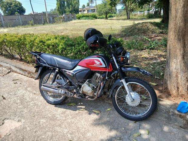 Honda 2022 Red