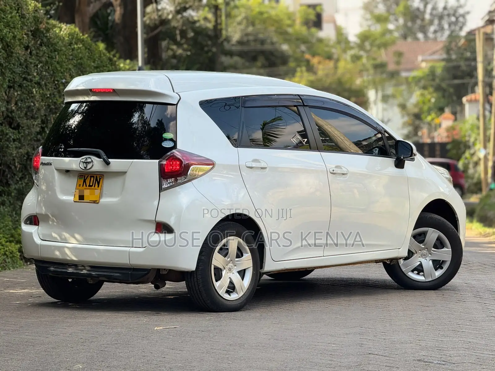 Toyota Ractis 2015 White