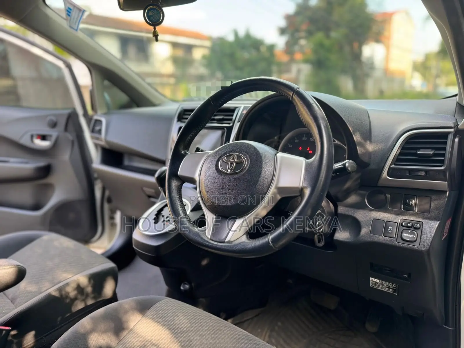 Toyota Ractis 2015 White