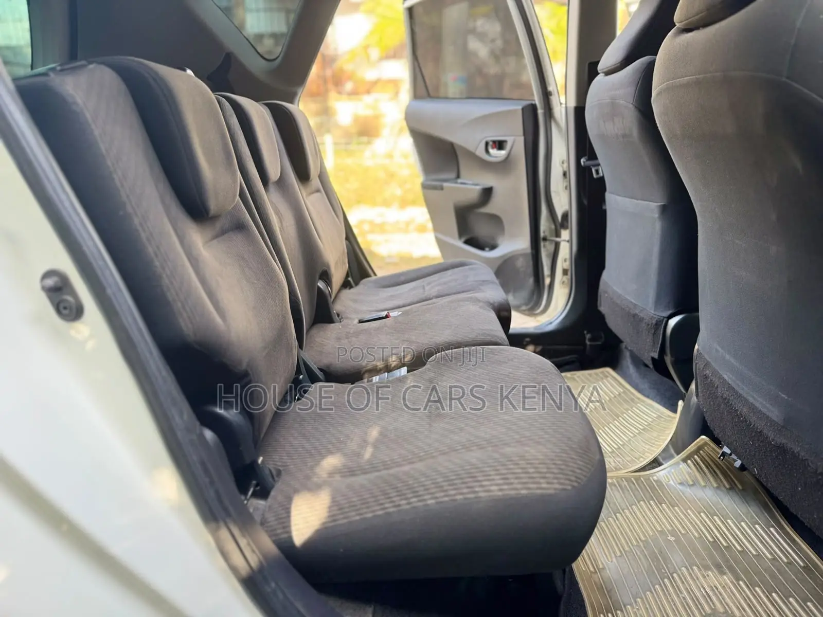 Toyota Ractis 2015 White