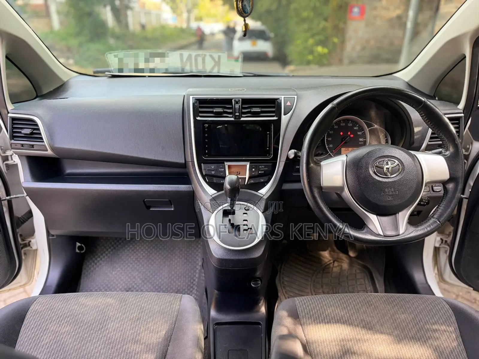 Toyota Ractis 2015 White