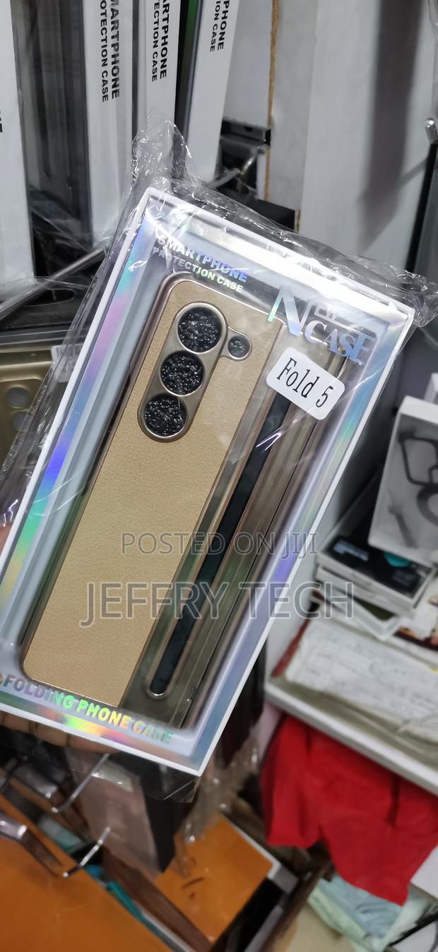 Samsung Galaxy Z Fold 5 Luxurious Gold Leather Finish Case - thumbnail 2