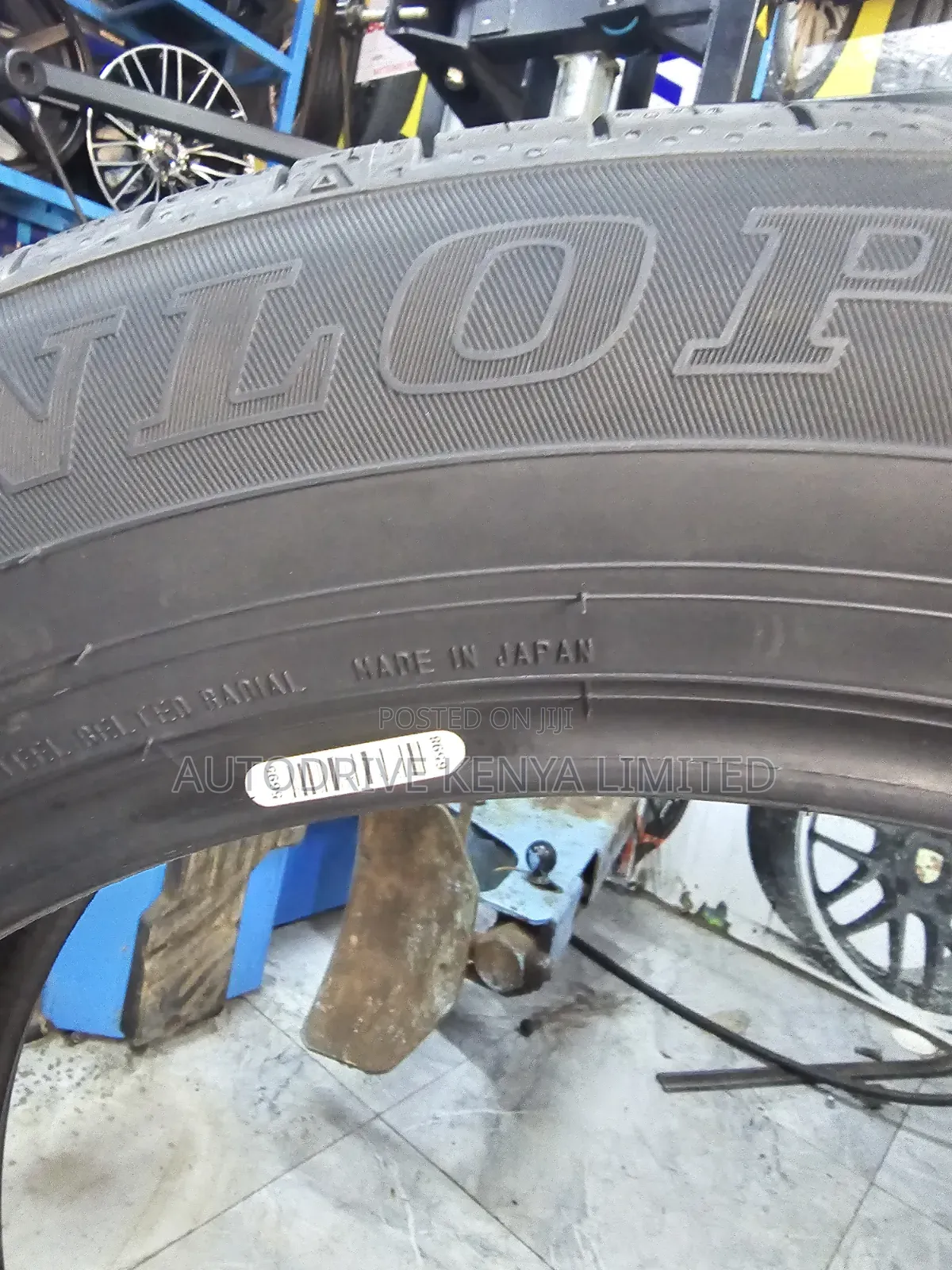 235/55r20 Dunlop Tire