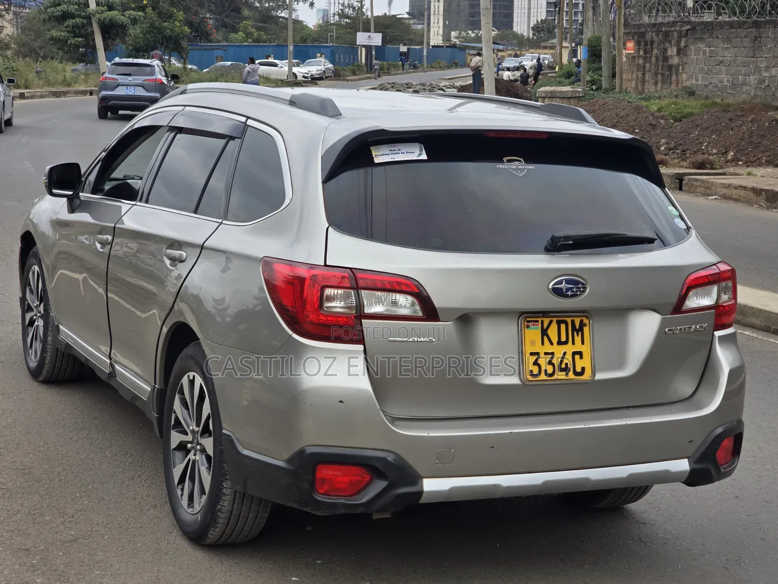 Subaru Outback 2017 Gold