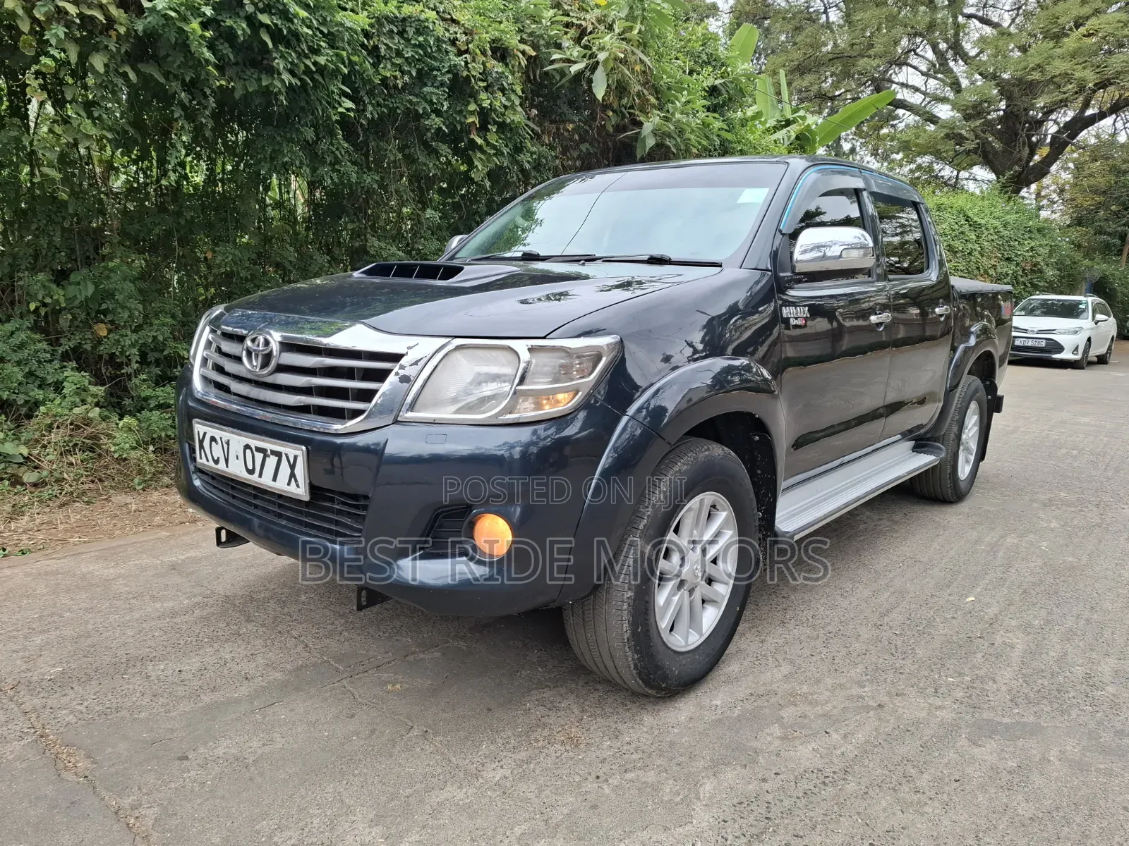 Toyota Hilux 3.0 D-4D 4x4 2013 Gray