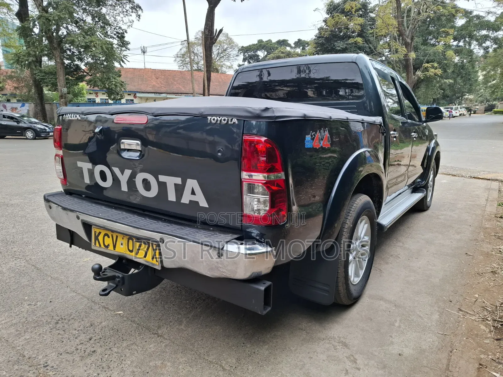 Toyota Hilux 3.0 D-4D 4x4 2013 Gray