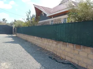 90% Waterproof Fencing Net.