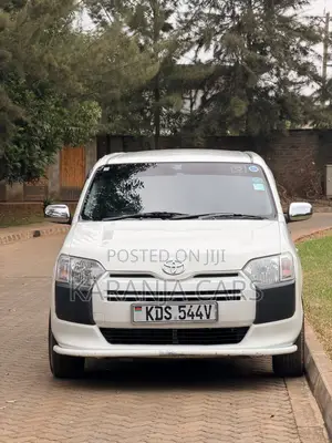 Toyota Probox 1.5 DX 4WD 2018 White