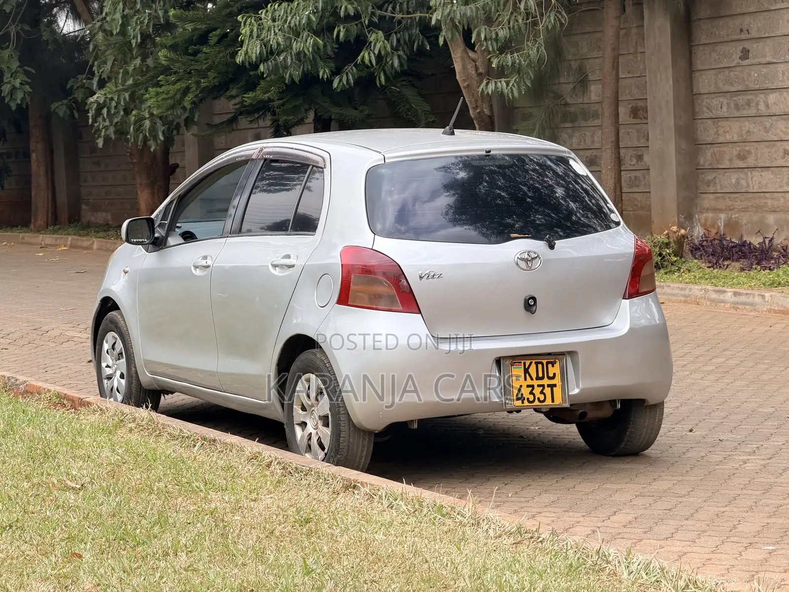 Toyota Vitz 1.3 FWD 5dr 2005 Silver