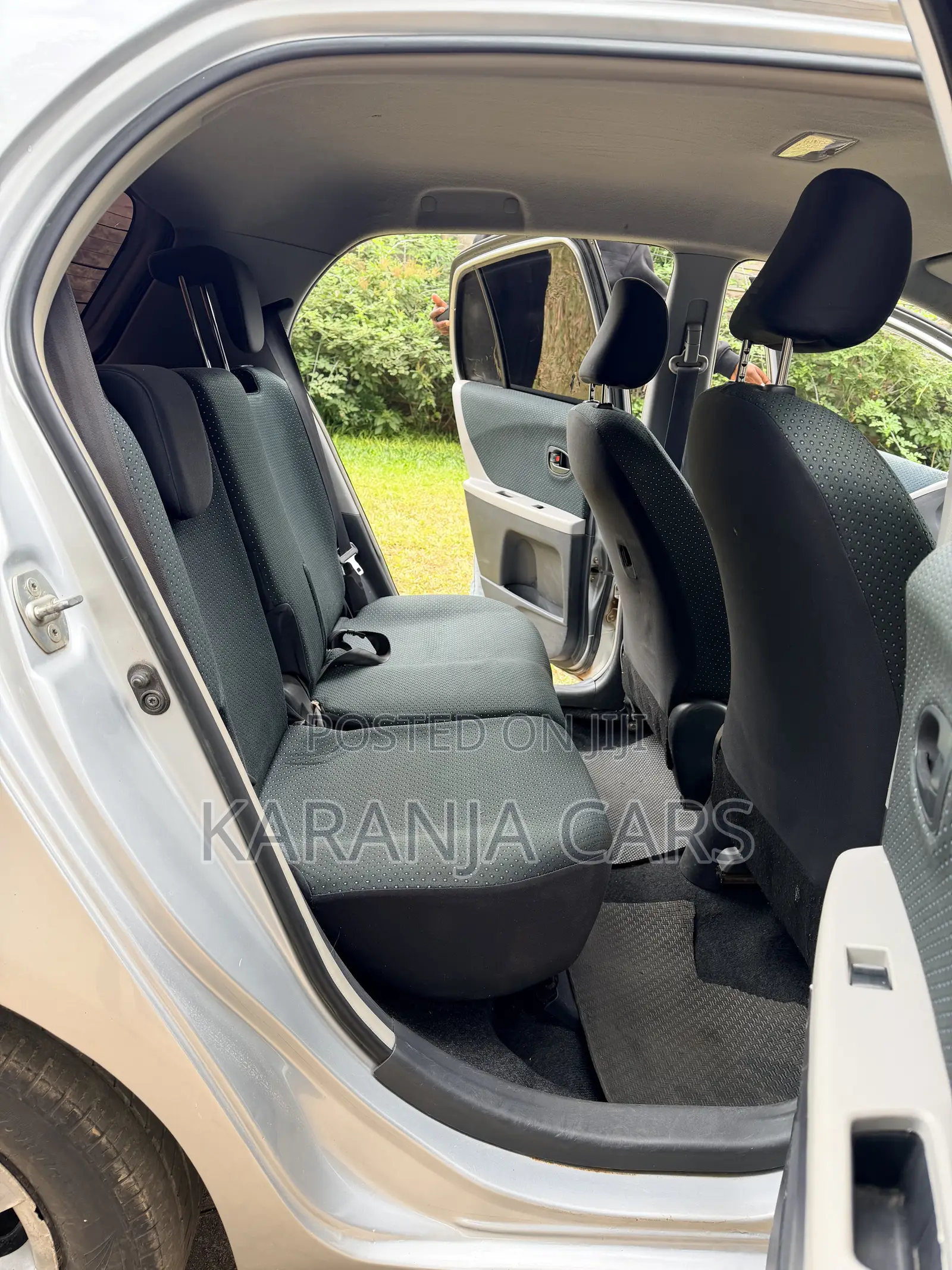 Toyota Vitz 1.3 FWD 5dr 2005 Silver