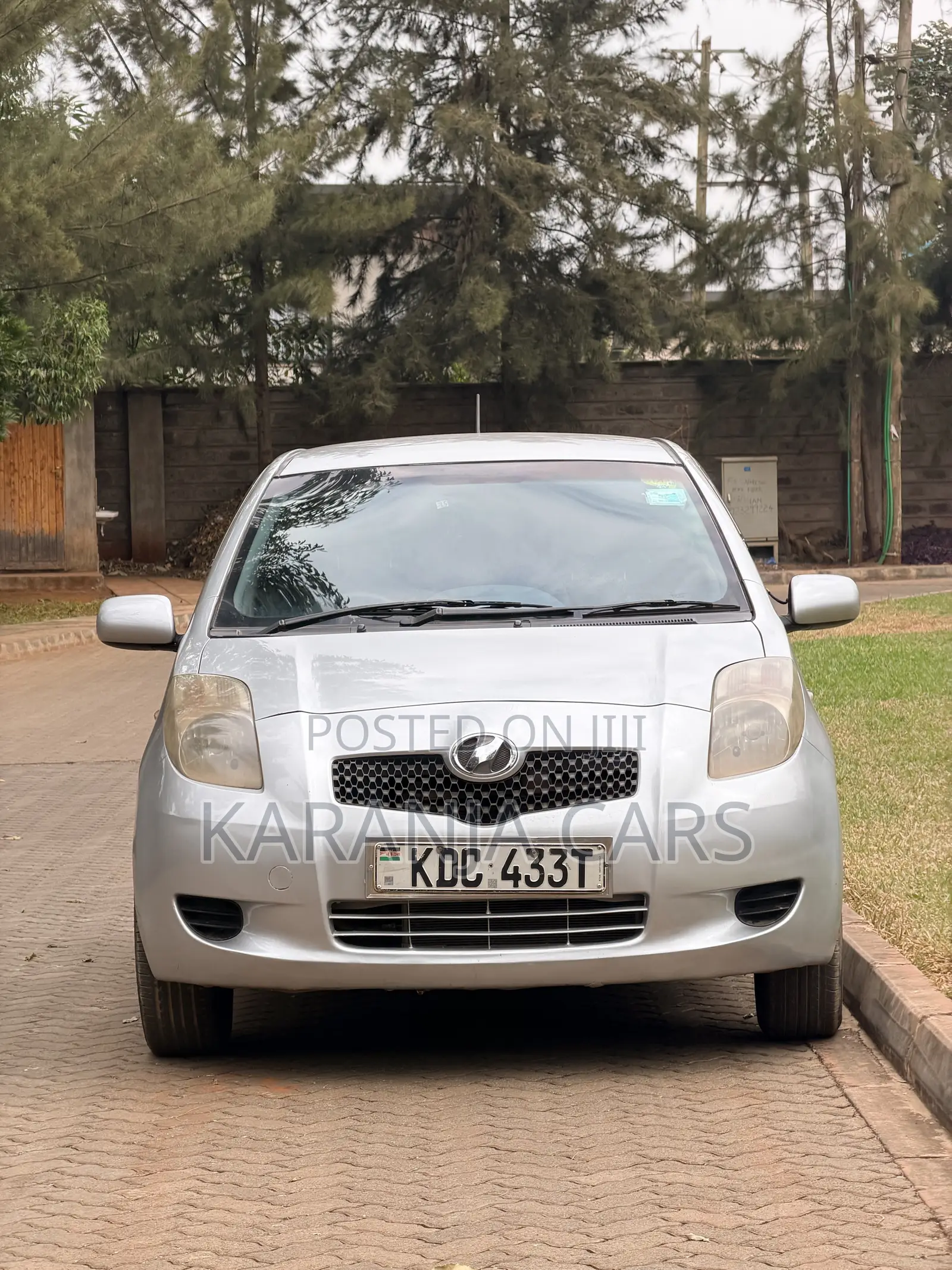 Toyota Vitz 1.3 FWD 5dr 2005 Silver