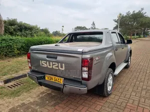 Isuzu D-MAX 2023 Gray