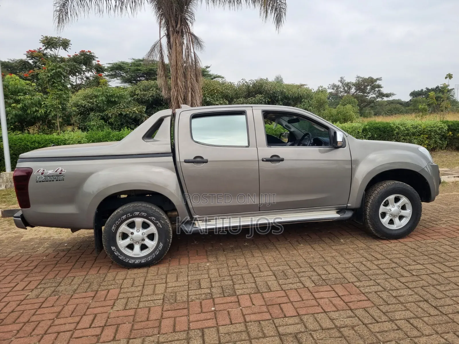 Isuzu D-MAX 2023 Gray