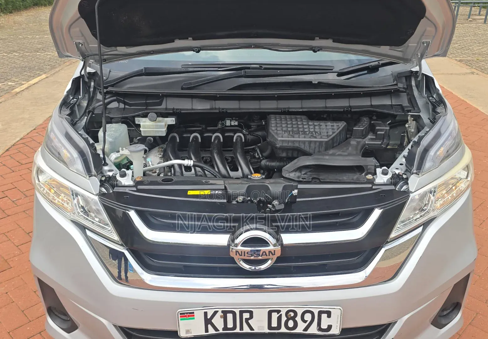 Nissan Serena 2017 Silver