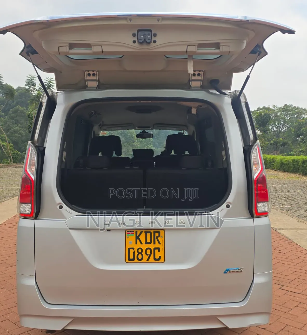 Nissan Serena 2017 Silver