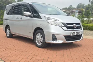 Nissan Serena 2017 Silver
