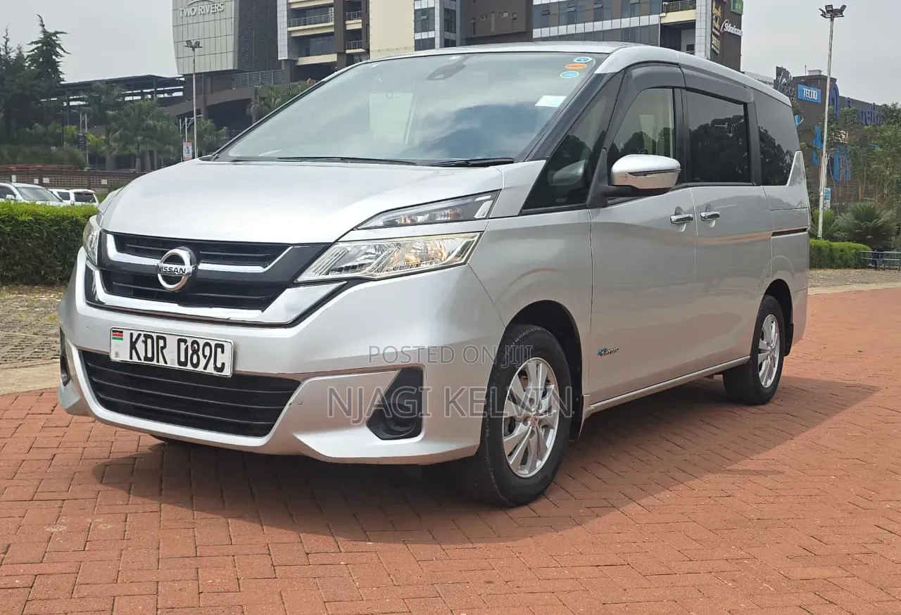 Nissan Serena 2017 Silver