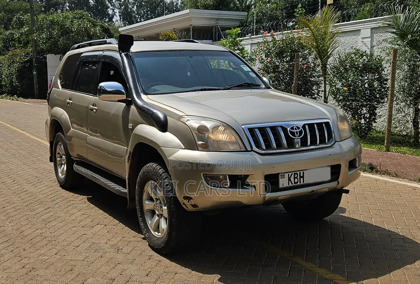 Toyota Land Cruiser Prado 2005 Gold